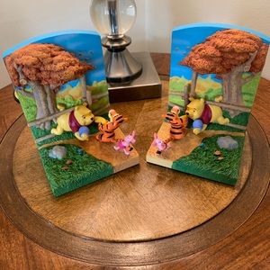Winnie The Pooh & Friends 3D Bookends